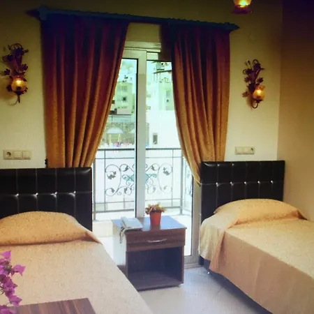 Gloria Tibi Hotel 2*