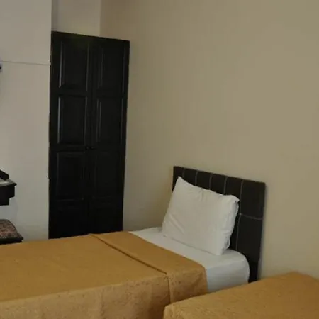 Gloria Tibi Hotel 2*
