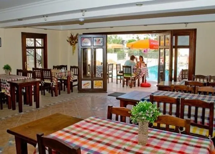 Gloria Tibi グムベット