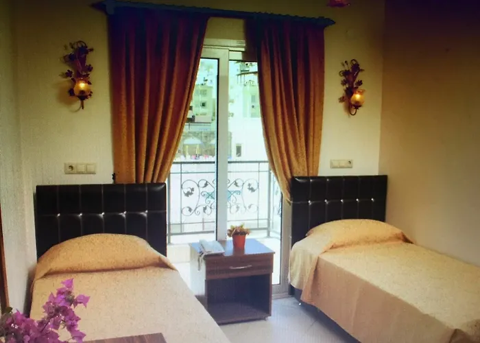 Gloria Tibi ホテル 2*